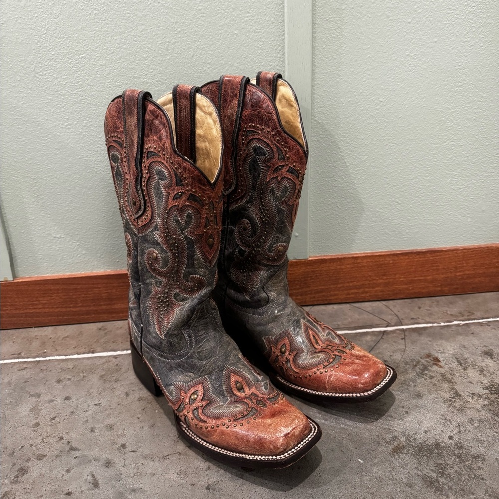 Women's Western Embroidered Leather Boots - image 1
